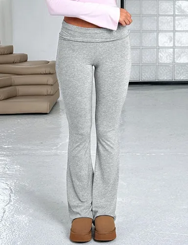 Vista 4 de PRIVIMIX Leggings acampanados de cintura baja para mujer, pantalones de yoga con corte de bota, pantalones deportivos
