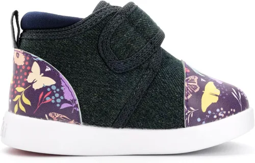 Vista 3 de ikiki Zapatillas deportivas para niños pequeños y niños pequeños. Tenis de ajuste espacioso. Nota no chirriantes, puntera y talón de cuero vegano