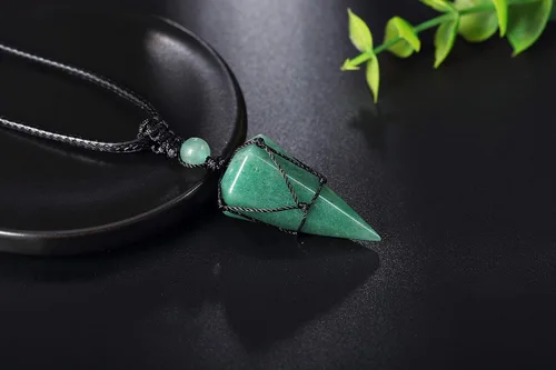 Vista 5 de XIANNVXI Collar con dije de piedra puntiaguda de cristal curativo, cuerda negra ajustable, piedra preciosa natural, joyería para hombres y mujeres