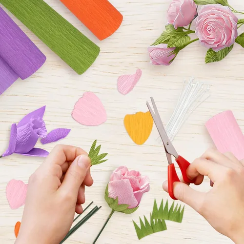 Vista 5 de MicButty - Juego de 42 flores de papel crepé, rollo de papel crepé con cinta floral, flores de alambre de hierro floral para manualidades, boda