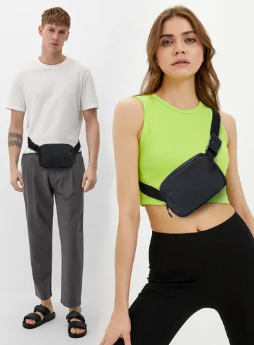 Vista 2 de Everywhere - Bolsa de cinturón para mujer, mini bolsa ligera con cintura ajustable, impermeable, cruzada para correr, viajar, senderismo, Negro