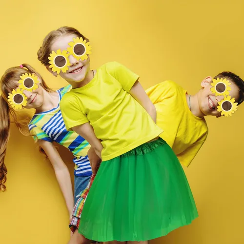 Vista 5 de Xtinmee Juego de 8 piezas de disfraz de girasol, gafas de girasol, guantes verdes, faldas de baile tutú verde, disfraz divertido para adultos
