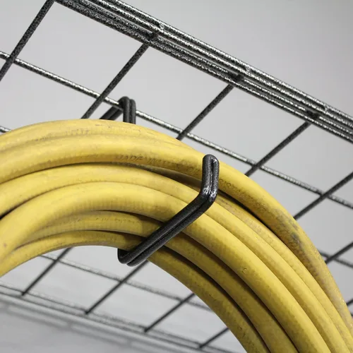 Vista 4 de Gancho accesorio para almacenamiento, de la marca HyLoft, para estante de techo HyLoft modelo 540, 4