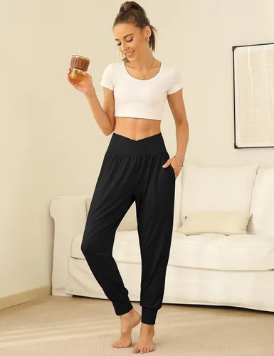 Vista 2 de UEU Pantalones deportivos de yoga de cintura alta para mujer, cómodos, para descansar, pantalones casuales sueltos con bolsillos