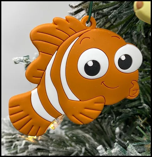 Vista 5 de Finding Nemo - Juego de adornos navideños de 4 piezas, Nemo, Dory, Squirt y Destiny