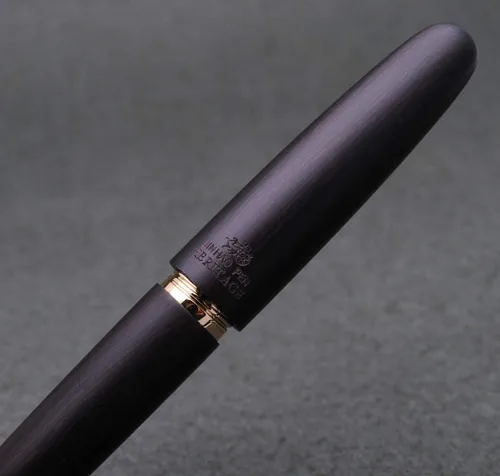 Vista 3 de Jinhao 9056 - Pluma estilográfica de madera natural hecha a mano (madera de ébano, plumín medio de 0.7mm)