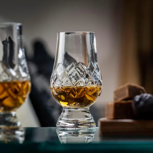 Vista 3 de Vaso de whisky Cut GLENCAIRN Premium en caja de regalo