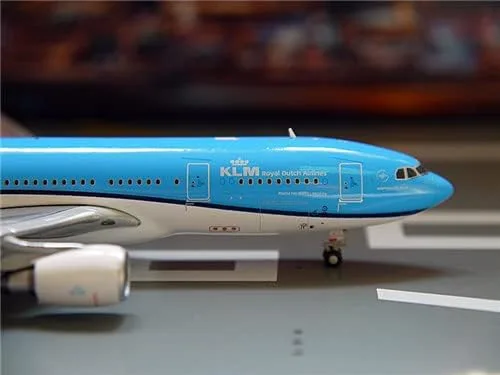 Vista 2 de GeminiJets KLM Royal Dutch Airlines Airbus A330-200 PH-AOM 1/400 DIECAST Modelo prefabricado