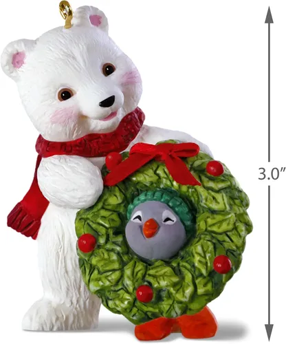 Vista 3 de Hallmark Adorno navideño de recuerdo 2019 con fecha de año Bola de nieve y esmoquin Decking The Halls Oso polar y pingüino