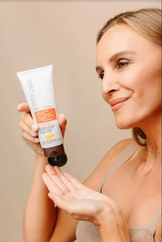 Vista 4 de Peter Lamas Naturals Exfoliating Facial Scrub para pieles sensibles Limpiador facial con enzimas de calabaza y granos de albaricoque Limpia