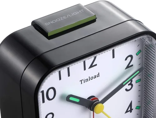 Vista 4 de Tinload Reloj despertador analógico de viaje con batería pequeño, silencioso, sin tictac, suave despertador, sonidos de pitido ascendente, Negro
