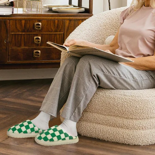 Vista 24 de Jaeynow Pantuflas mullidas para mujer en interiores, zapatos de casa unisex de espuma viscoelástica para hombre, zapatos de invierno cálidos