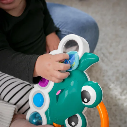 Vista 14 de Baby Einstein Ocean Explorers Neptune's Busy Bubbles - Juguete de actividad sensorial con luces interactivas y música, a partir de 3 meses Burbujas