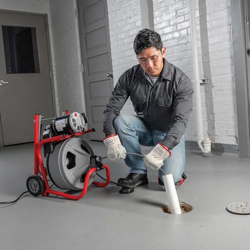 Vista 9 de RIDGID 26998 Modelo K-400 Kit de Máquina de Tambor de Limpieza de Drenaje de 120 Voltios con Cable C-45IW de 1/2" x 75', Blanco, Negro, Rojo
