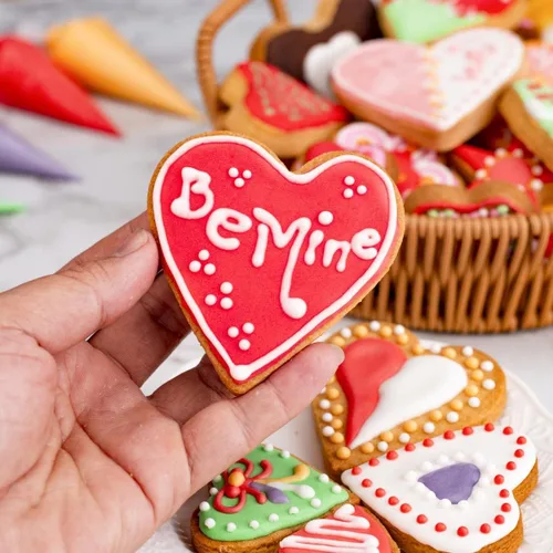 Vista 5 de Juego de 5 cortadores de galletas pequeños de acero inoxidable en forma de corazón para niños, fiesta de cumpleaños