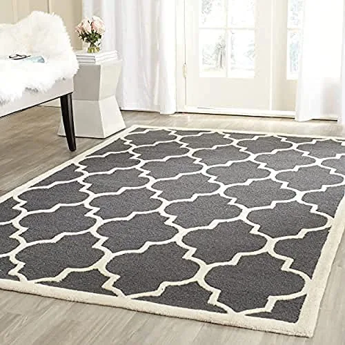 Vista 142 de Tapete Safavieh de la colección Cambridge, modelo CAM134X, hecho a mano, de lana de primera calidad, formas geométricas marroquíes, color gris
