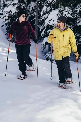 Vista 10 de Cascade Mountain Tech Lightweight Aluminum Frame Snowshoe Set