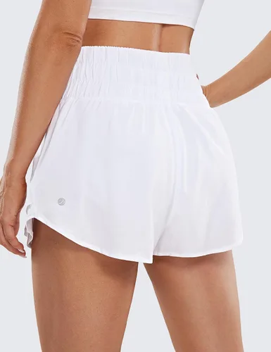 Vista 2 de CRZ YOGA Pantalones cortos deportivos para mujer, cintura alta, falda con volantes, superpuesta, entrenamiento, correr, tenis, pantalones cortos
