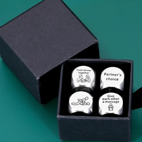 Vista 3 de Juego de dados sexuales de juguete sexual de 4 piezas para parejas, regalos