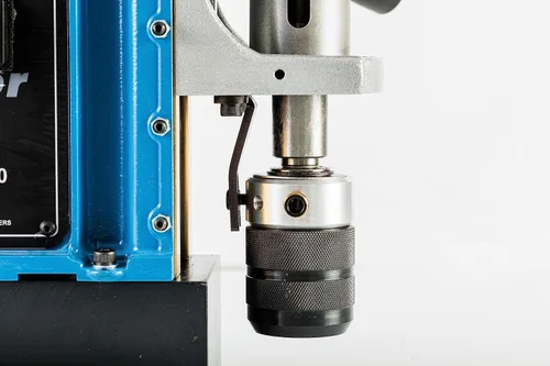 Vista 8 de Unibor EQ50 3MLC - Taladro magnético QuickHitch, versátil y duradero, 2 velocidades de engranaje para un corte óptimo, ideal para trabajos de metal