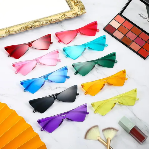 Vista 5 de 20 pares de lentes de sol triangulares sin montura para mujer, lentes transparentes de color caramelo, lentes de sol de gato negro espejados