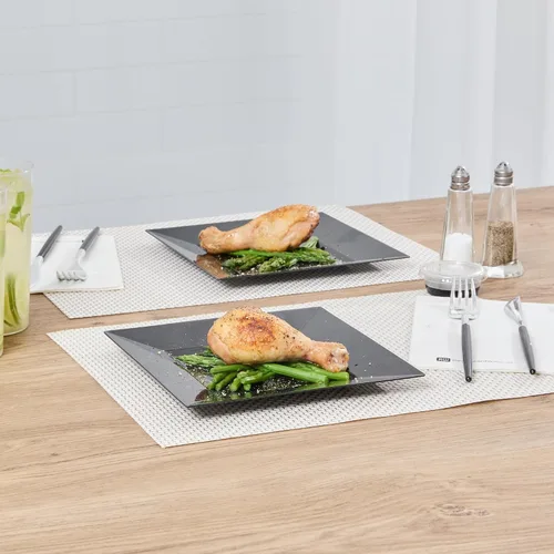 Vista 8 de Restaurantware Platos de fiesta de 8.2 x 8.2 x 0.5 pulgadas, 100 platos de postre de plástico desechables – Platos cuadrados de plástico negro