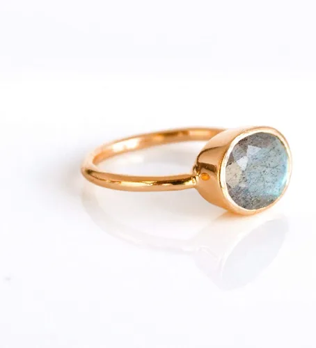 Vista 103 de Oval Birthstone Ring Bezel Set in Vermeil Gold, Sterling Silver, or Rose Gold, Stacking Birthstone Ring [rOMB]