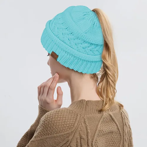 Vista 4 de Rosoz 1&2 Packs Ponytail Beanie for Women,Winter Warm Beanie Tail Soft Stretch Cable Knit Messy High Bun Hat