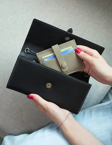 Vista 5 de Billetera pequeña para mujer de cuero con tarjetero de crédito, Caqui