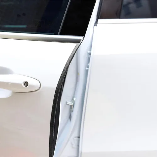 Vista 7 de Sello de goma en forma de U, borde de automóvil, protector de puerta automotriz, no requiere pegamento, universal para la mayoría de los Negro