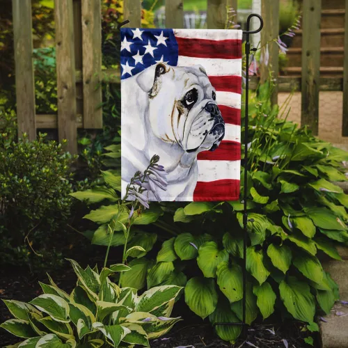 Vista 2 de Caroline's Treasures LH9019GF Bandera de Estados Unidos con bandera de jardín de bulldog inglés, bandera decorativa para patio exterior, patio