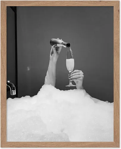 Vista 16 de Monem Art - Póster de mujer en la bañera, estampado de champán vertido, arte con alcohol, arte funky, arte en blanco y negro, arte fotográfico