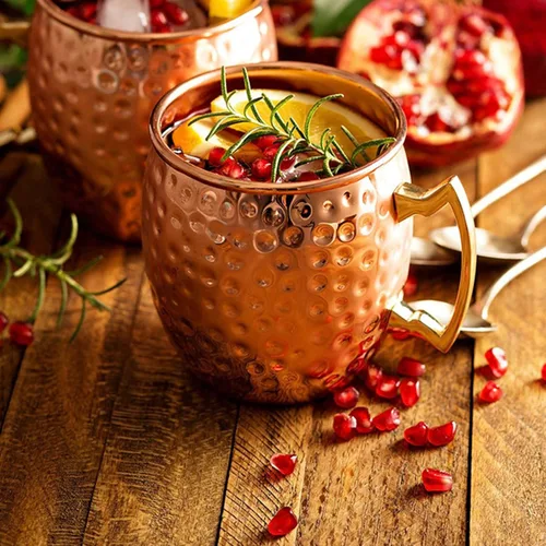 Vista 5 de LIVEHITOP Moscow Mule - Juego de 4 tazas de cóctel hechas a mano de cobre de 19.5 onzas con posavasos para bebidas frías, vino, bar, fiesta, hotel