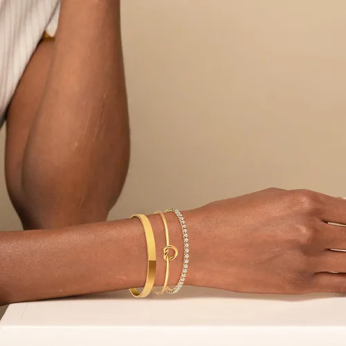 Vista 3 de AOZEL 14K Gold Plated Bangle Cuff Bracelets Set for Women Trendy Gold Bracelet Stack for Women Gold Bracelet Set Jewelry Gifts for Her