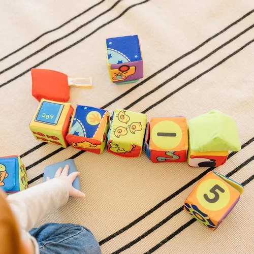 Vista 7 de Melissa & Doug K 's Juego de bloques blandos para combinar y construir para niños