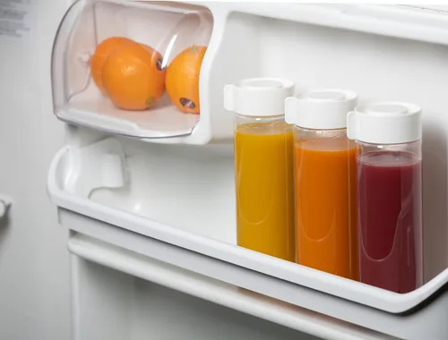 Vista 2 de Komax Botellas de jugo reutilizables, juego de 6 unidades de 18.5 onzas, plástico de alta calidad sin BPA, inastillables, a prueba de fugas, aptas