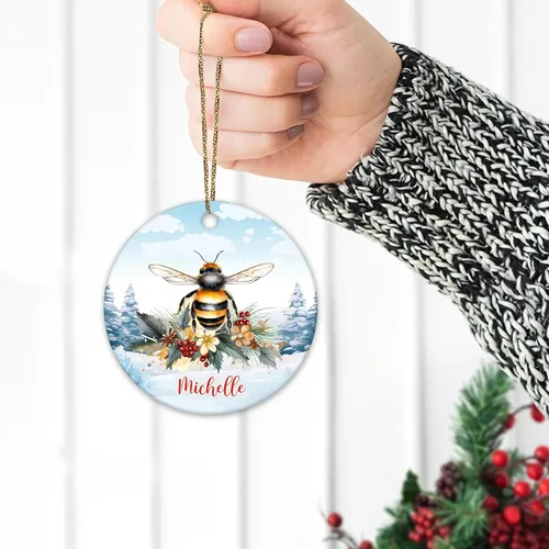 Vista 4 de Hyturtle Adorno de Navidad personalizado, con nombre personalizado, círculo de cerámica, para amantes de las abejas, decoración de árbol, regalo