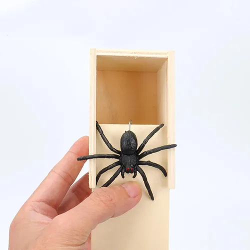 Vista 8 de Winbar Caja de Trucos de Araña de Goma, Caja Sorpresa de Trucos de Madera Hecha a Mano con Araña Oculta en Una Caja, Juguetes de Trucos para Adultos