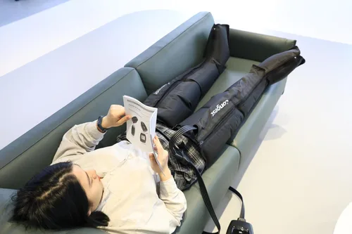 Vista 10 de Botas de terapia de compresión de aire para pies de LONGEST, bombas de linfedema para piernas Sistema de recuperación linfática de compresión