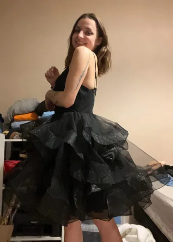 Vista 6 de Vestidos cortos de graduación con tirantes delgados de tul con purpurina para adolescentes, vestidos de regreso a casa escalonados 2024 con cuello