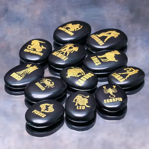Vista 3 de Crocon Ágata negra con símbolos del zodiaco u horóscopo, piedras grabadas con nombre (juego de 12) para meditación de equilibrio de reiki, piedras