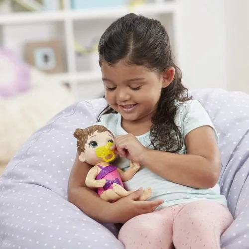 Vista 5 de Baby Alive Splash'n Snuggle Baby - Muñeca de pelo castaño para juegos acuáticos, con accesorios