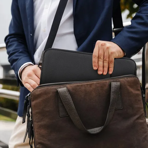 Vista 5 de Funda para monitor portátil de 15.6 pulgadas, funda de transporte para la mayoría de monitores portátiles de 15.6 a 16.1 pulgadas con bolsillo Negro
