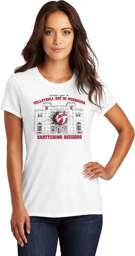 Vista 29 de CornBorn Elige tu diseño: camisetas prémium de voleibol de Nebraska para mujer