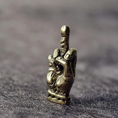 Vista 8 de Estatua erecta de mano de latón con dedo medio, estatua de bolsillo de mano de cobre, decoración de escritorio para el hogar