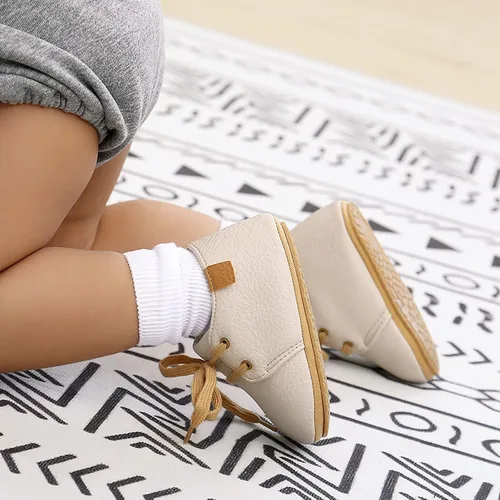 Vista 3 de Zapatos deportivos unisex para bebés, niños y niñas, de piel sintética, para cuna, suela antideslizante de goma, para niños pequeños