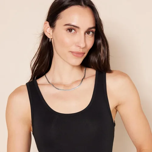 Vista 5 de Tienda Essentials - Camiseta ajustada sin mangas para mujer, paquete de 2