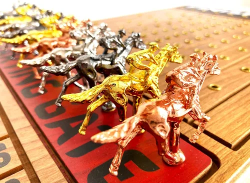 Vista 9 de Juego de carreras de caballos para adultos, juego de mesa de carreras de caballos con 11 lujosos caballos de metal (oro, plata, negro, oro rosa)