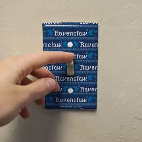 Vista 3 de GRAPHICS & MORE Harry Potter Ravenclaw - Suéter con diseño de palabras, decoración de pared de plástico, cubierta de placa para interruptor de luz