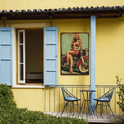 Vista 2 de Letreros de estaño de chica sexy en una motocicleta, decoración de pared de arte clásico retro – Garaje/habitación/granja, pintura de estaño